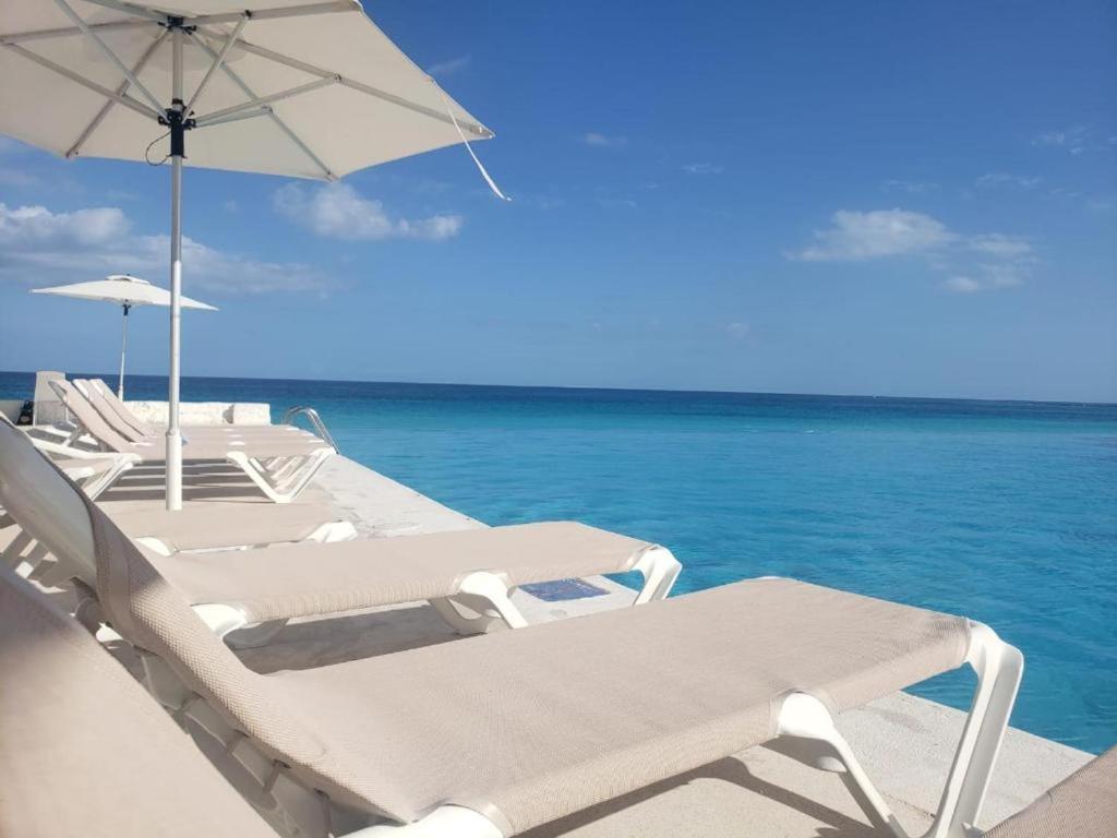 Beachfront Studio With Ocean View Cancún Buitenkant foto